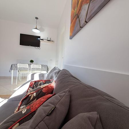 Vlorë Flowers & Green 2 Bedrooms Apartment & Box Garage מראה חיצוני תמונה