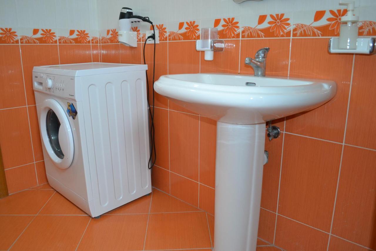 Vlorë Flowers & Green 2 Bedrooms Apartment & Box Garage מראה חיצוני תמונה