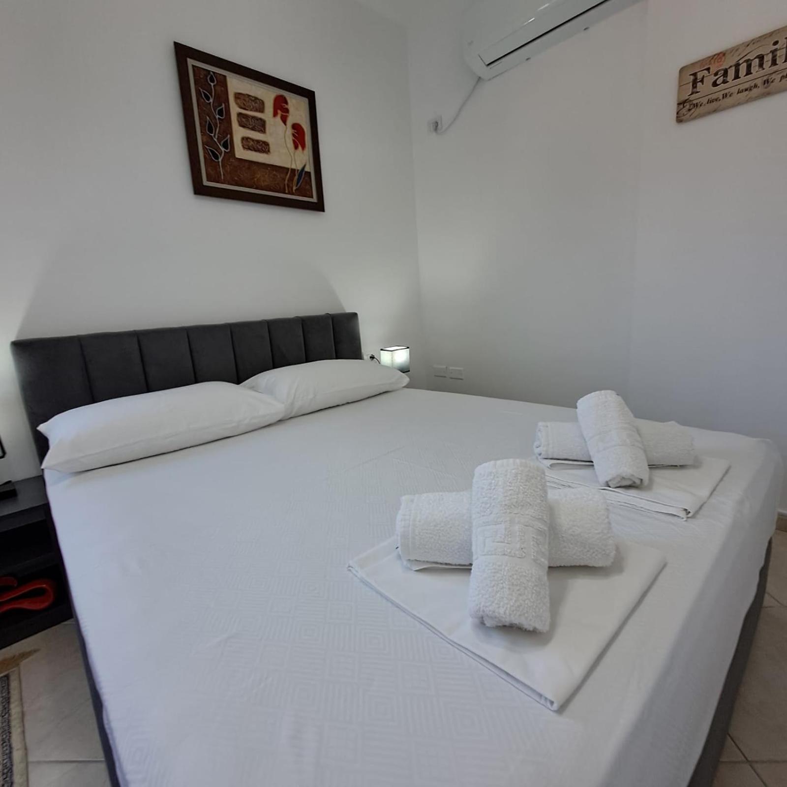 Vlorë Flowers & Green 2 Bedrooms Apartment & Box Garage מראה חיצוני תמונה