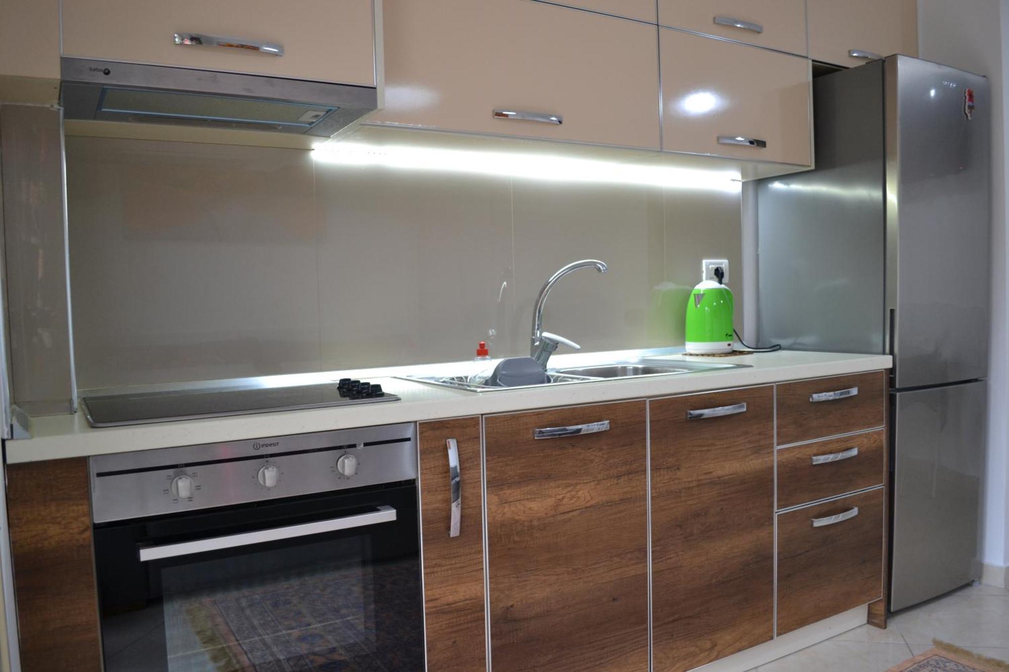 Vlorë Flowers & Green 2 Bedrooms Apartment & Box Garage מראה חיצוני תמונה